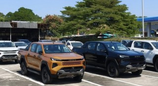 Toyota Hilux 2026 ấn định ngày ra mắt Việt Nam: Đổi sang máy dầu 2.8L, nội thất 'lột xác', giá bán là ẩn số lớn